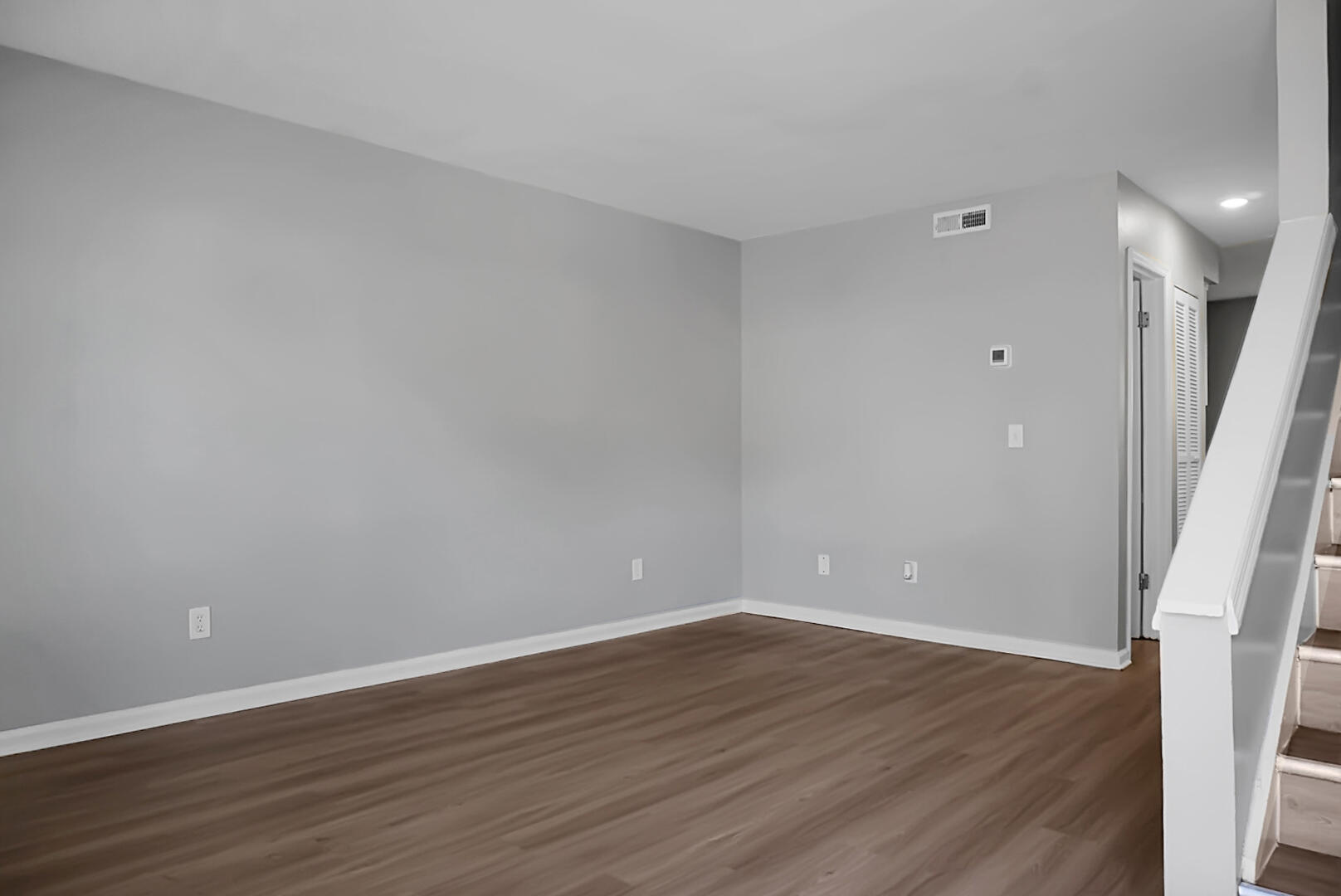 7669 Hunters Ridge Lane North Charleston, SC 29420 - Photo 4 of 37 DSC07718