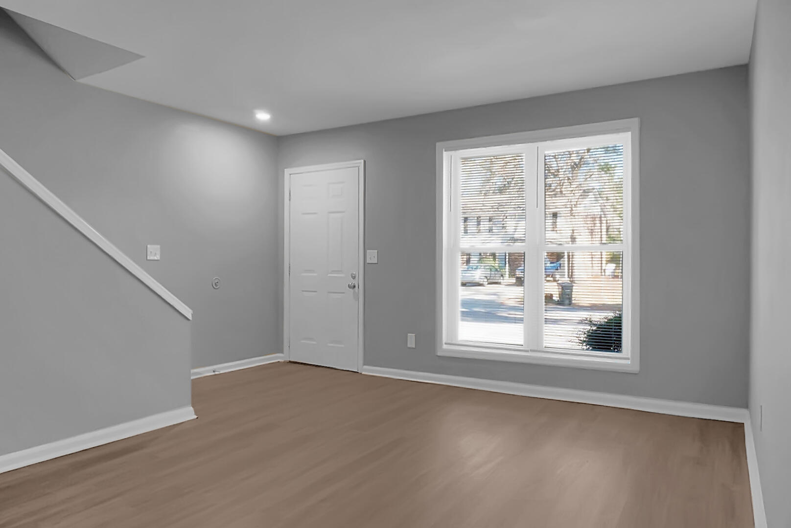 7669 Hunters Ridge Lane North Charleston, SC 29420 - Photo 5 of 37 DSC07723