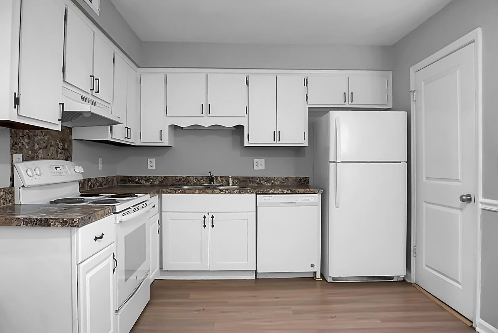 7669 Hunters Ridge Lane North Charleston, SC 29420 - Photo 8 of 37 DSC07745