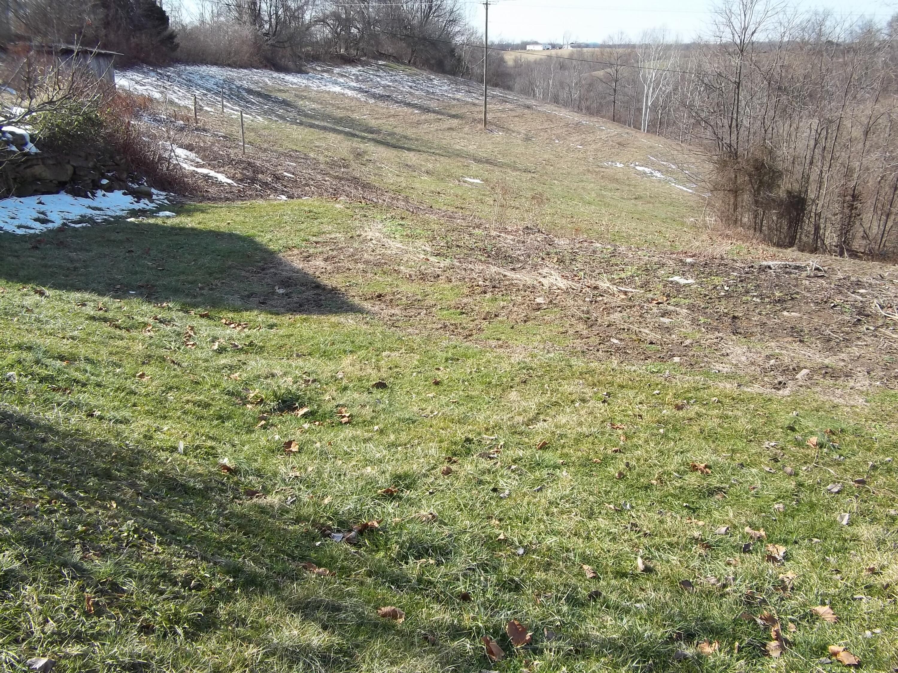 8799 Buckeye Road Lancaster, KY 40444 - Photo 5 of 17 100_2291