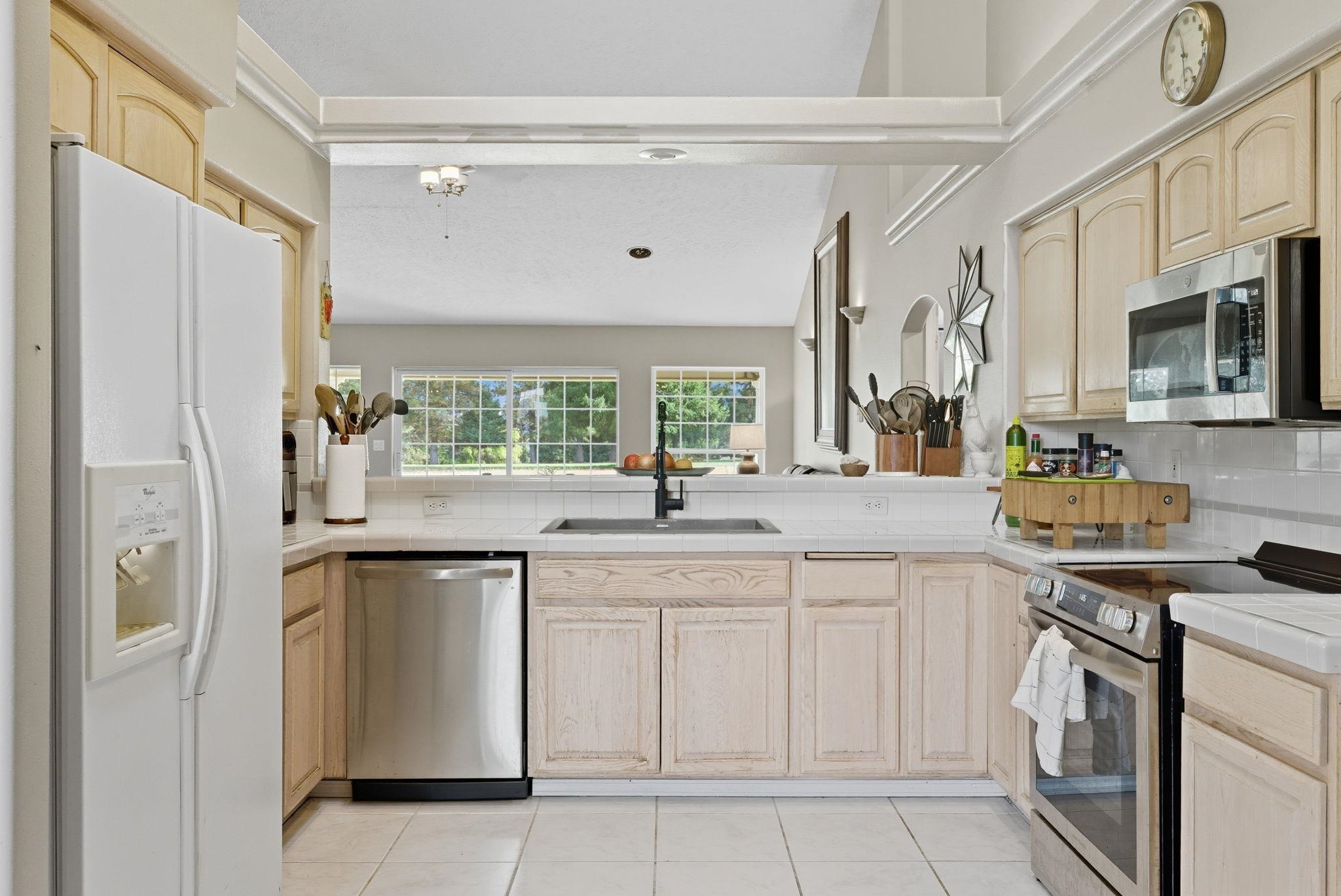 57169 Fairway Road Electric City, WA 99123 - Photo 7 of 50