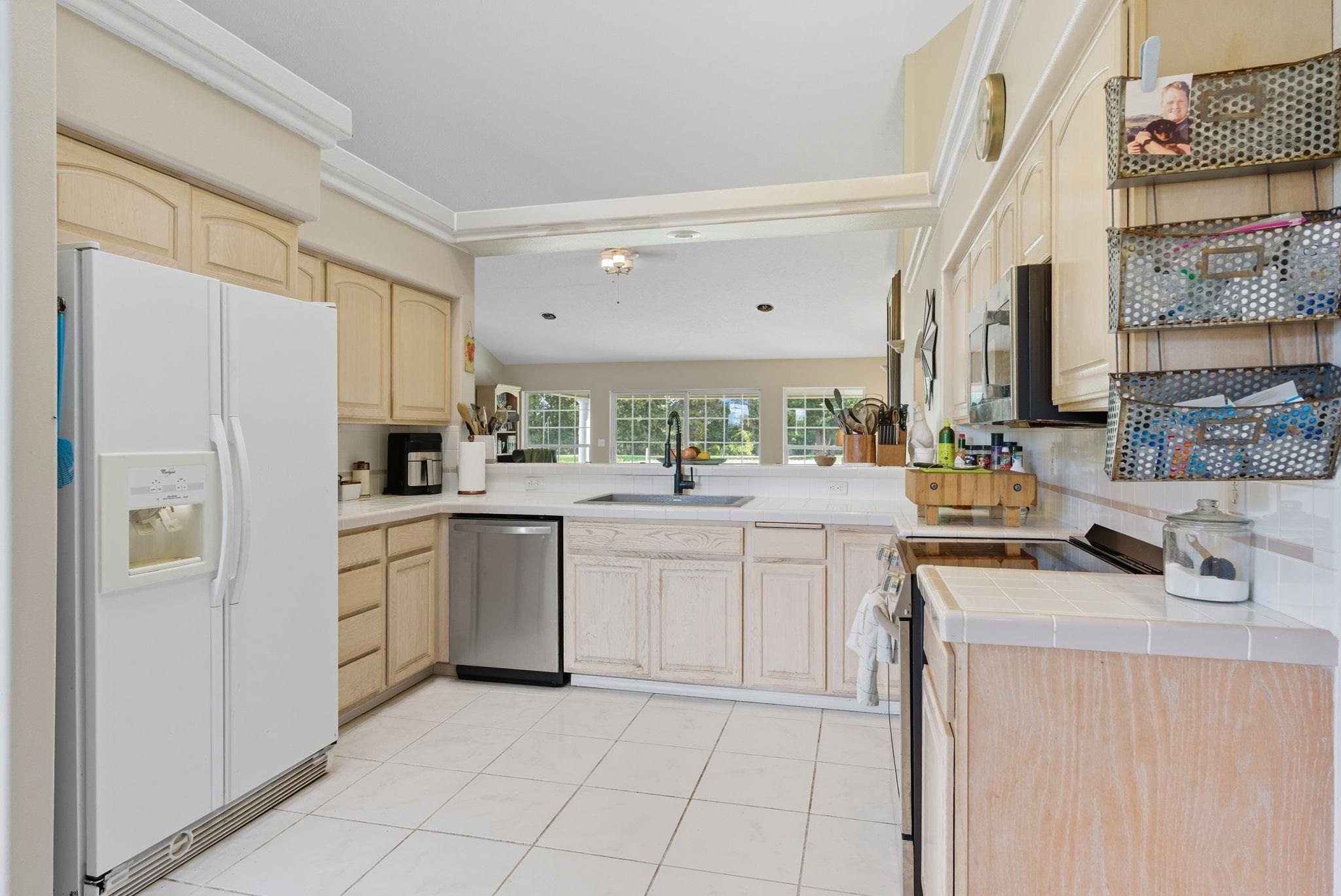 57169 Fairway Road Electric City, WA 99123 - Photo 8 of 50