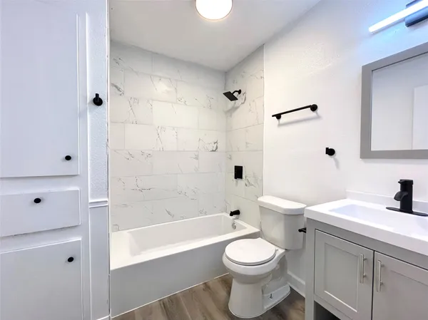 $1,600 | 2306 Barton Village Circle, Unit 104, Austin, TX 78704