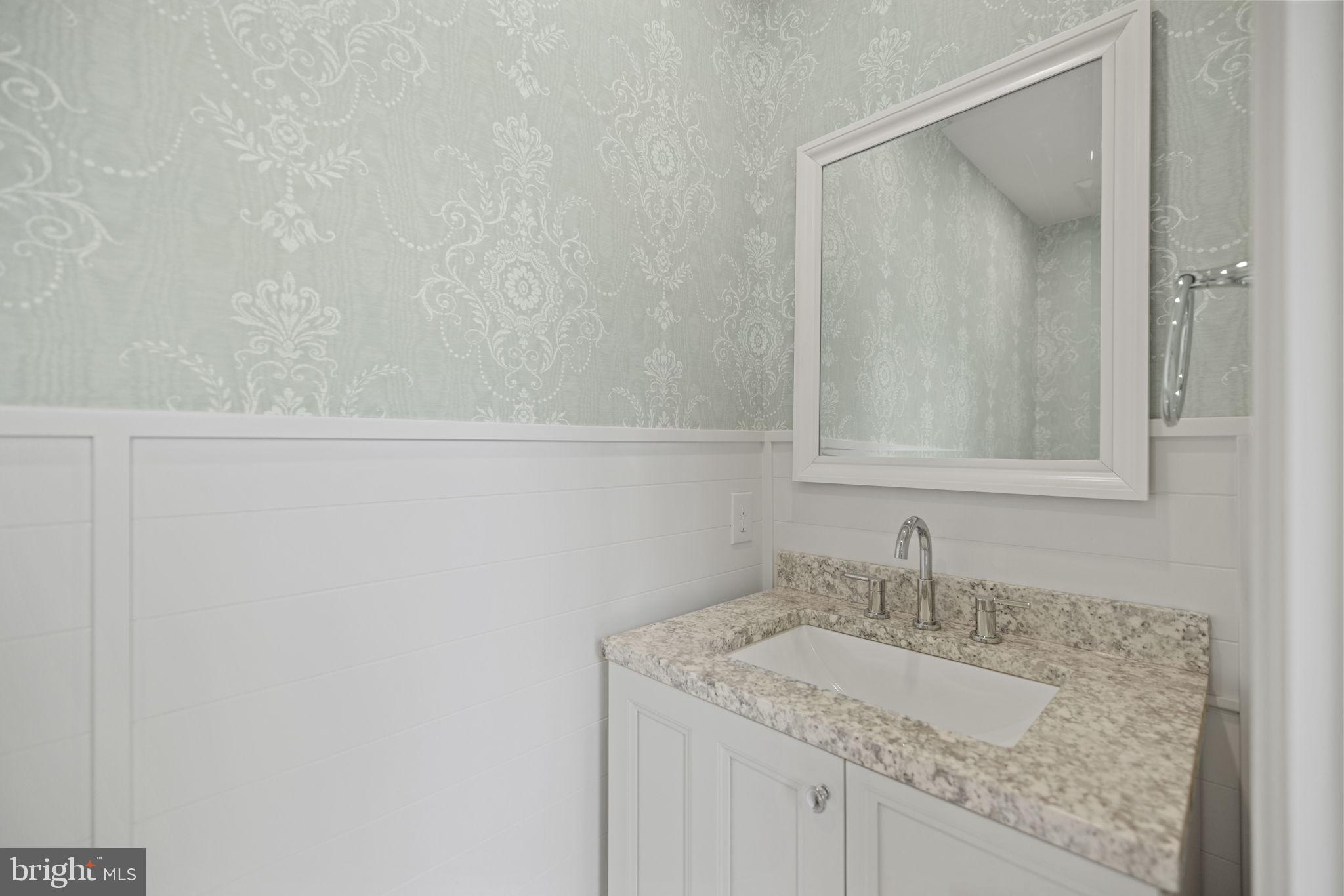 3602 Russell Road Alexandria, VA 22305 - Photo 22 of 66 Main-level powder room