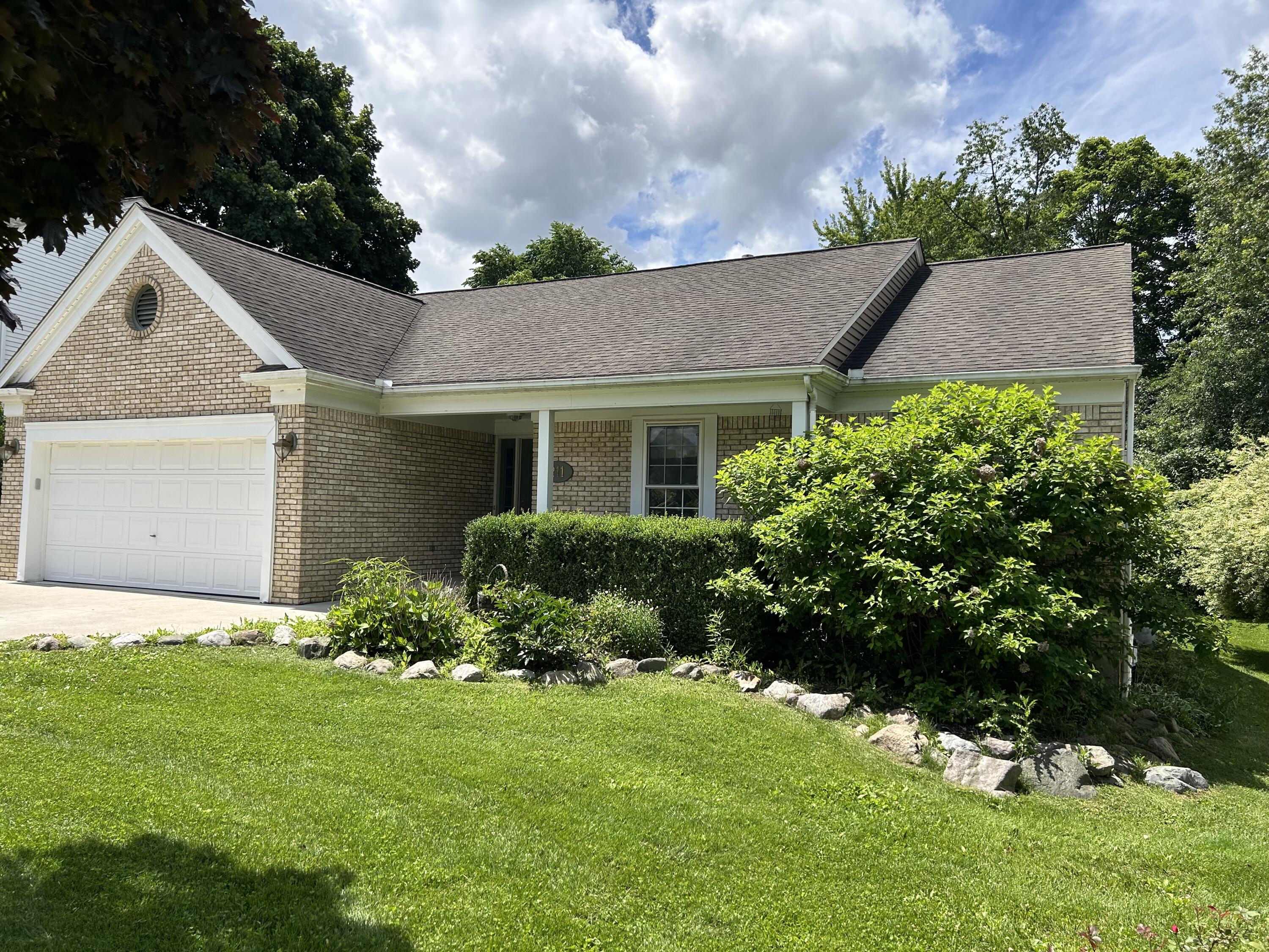 211 Whitney Drive Rochester Hills, MI 48307 - Photo 2 of 41 IMG_4560
