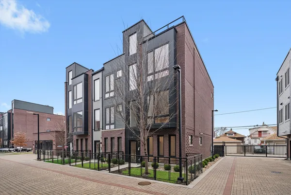 $710,000 | 3210 North Keeler Avenue, Chicago, IL 60641