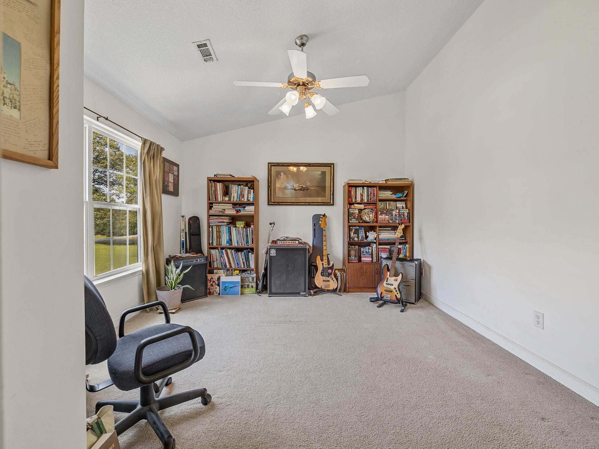 207 Gibbs Road Wellford, SC 29385 - Photo 13 of 34 Gallery Image 13