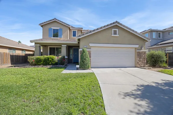 $534,900 | 3108 West Clinton Court, Visalia, CA 93291