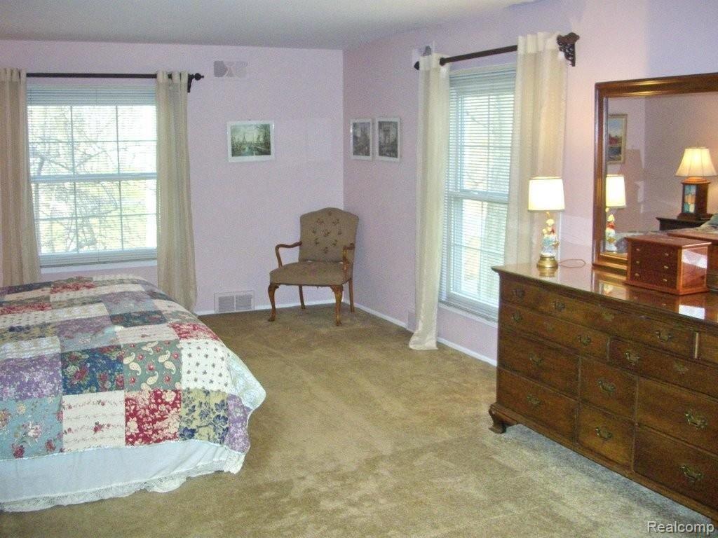 3449 Beach Road Troy, MI 48084 - Photo 17 of 25 Master Suite