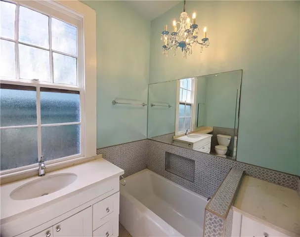 $1,950 | 5122 Perrier Street, New Orleans, LA 70115