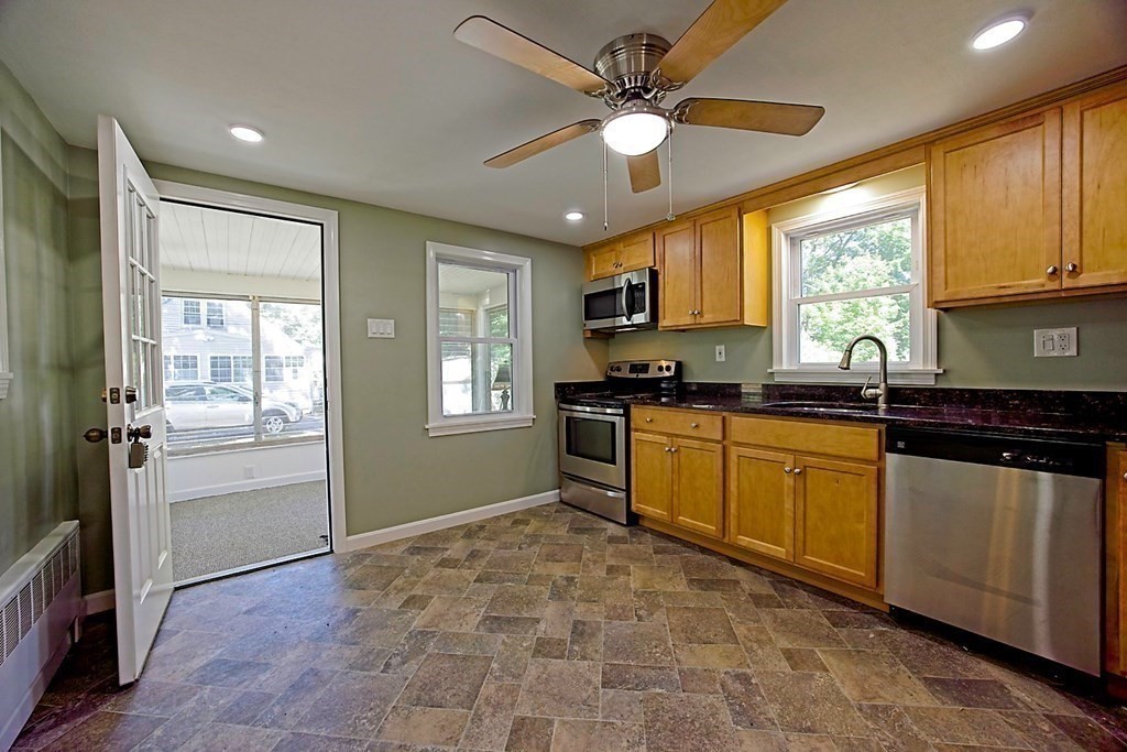 83 Patten Road Tewksbury, MA 01876 - Photo 3 of 21