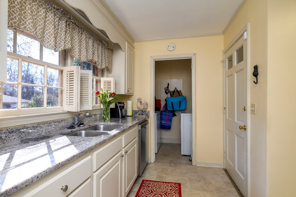 212 Nash Street Sumter, SC 29150 - Photo 11 of 32