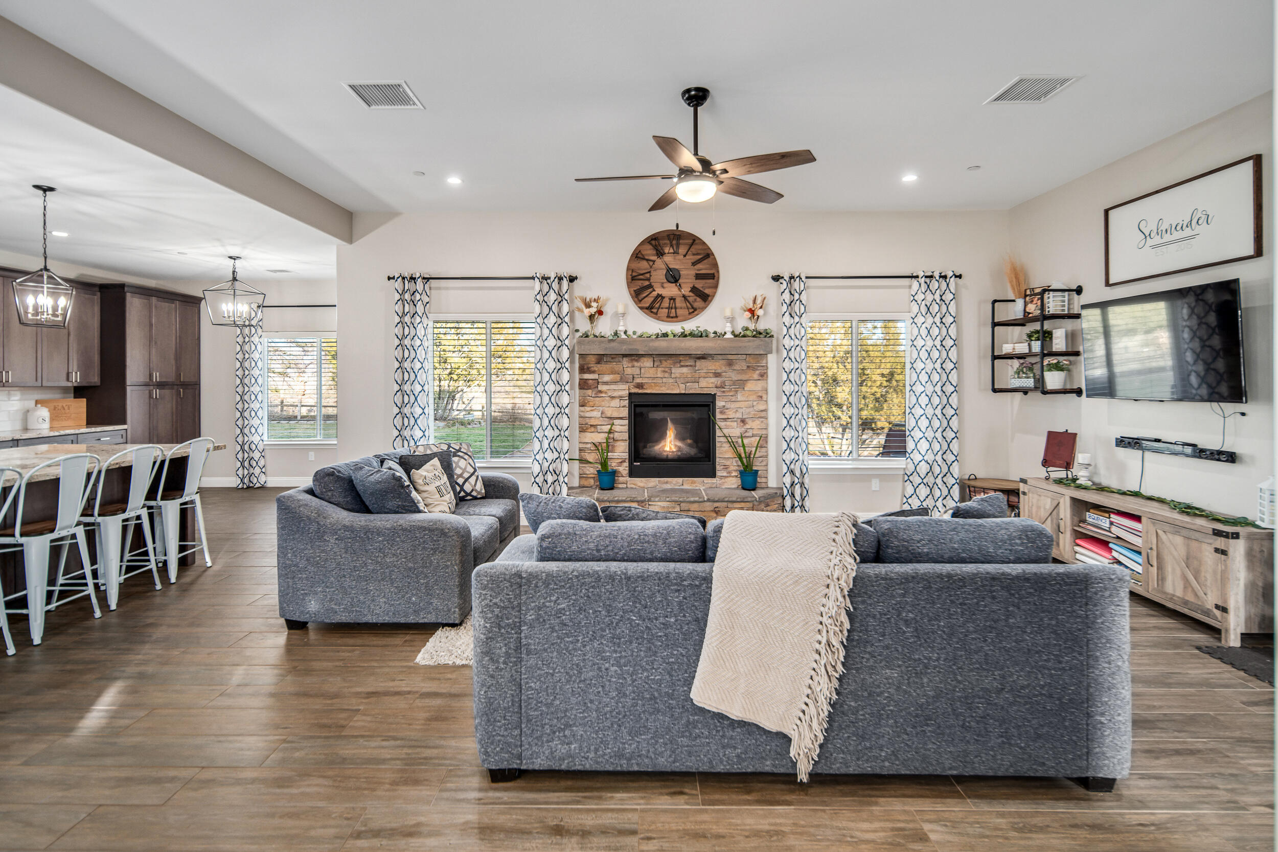 20908 Ridgeway Drive Tehachapi, CA 93561 - Photo 6 of 40 Ridgeway-07