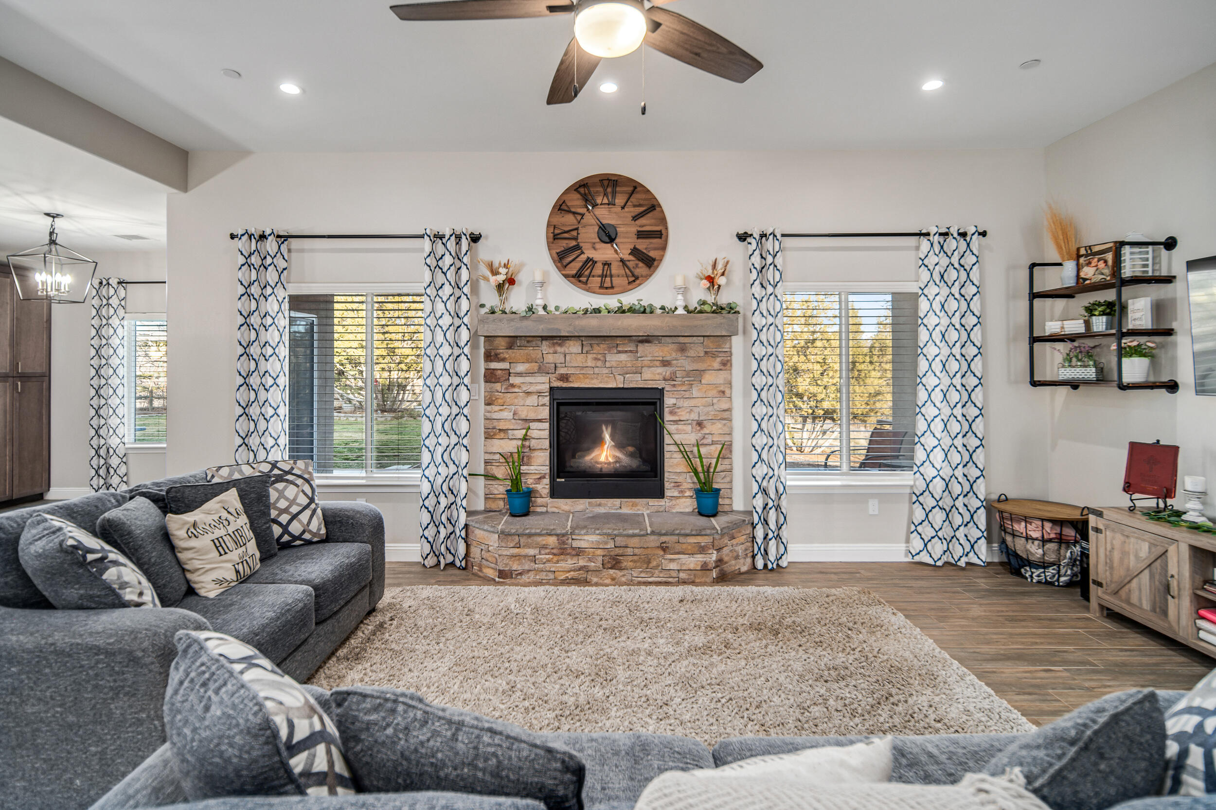 20908 Ridgeway Drive Tehachapi, CA 93561 - Photo 8 of 40 Ridgeway-09