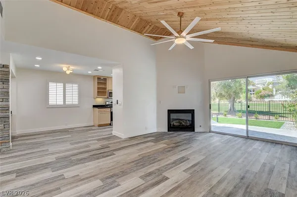 $2,800 | 2999 Bel Air Drive, Las Vegas, NV 89109