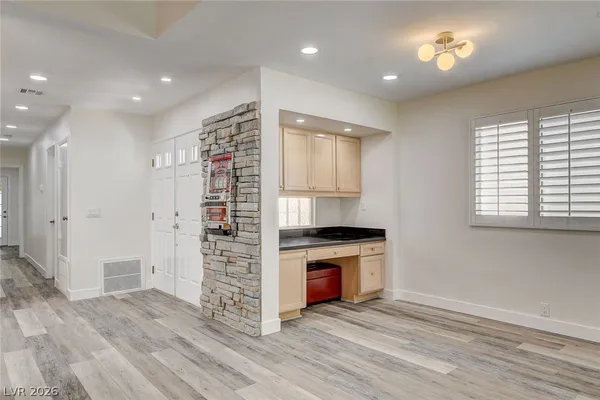 $2,800 | 2999 Bel Air Drive, Las Vegas, NV 89109