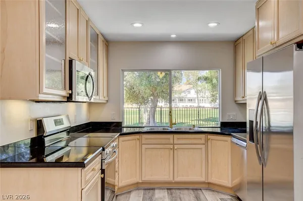 $2,800 | 2999 Bel Air Drive, Las Vegas, NV 89109