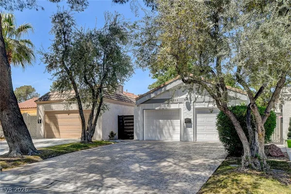 $2,800 | 2999 Bel Air Drive, Las Vegas, NV 89109