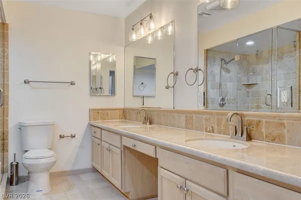 $2,800 | 2999 Bel Air Drive, Las Vegas, NV 89109