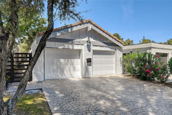 $2,800 | 2999 Bel Air Drive, Las Vegas, NV 89109