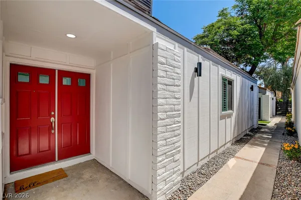 $2,800 | 2999 Bel Air Drive, Las Vegas, NV 89109