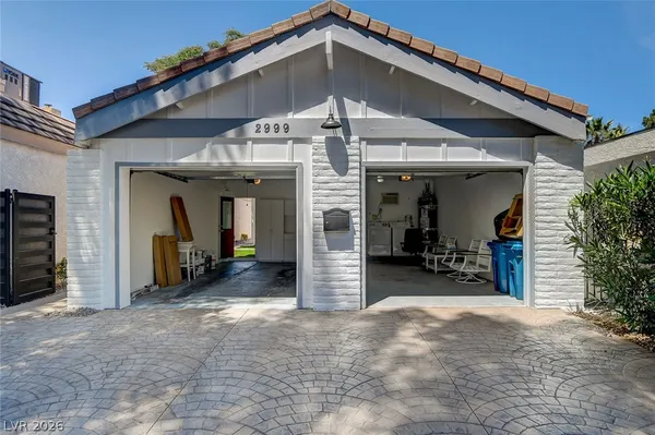 $2,800 | 2999 Bel Air Drive, Las Vegas, NV 89109