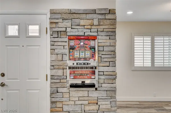 $2,800 | 2999 Bel Air Drive, Las Vegas, NV 89109