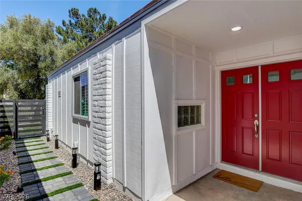 $2,800 | 2999 Bel Air Drive, Las Vegas, NV 89109