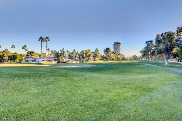 $2,800 | 2999 Bel Air Drive, Las Vegas, NV 89109