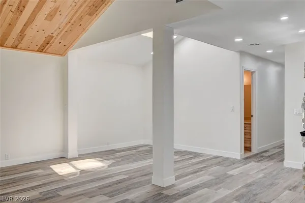 $2,800 | 2999 Bel Air Drive, Las Vegas, NV 89109