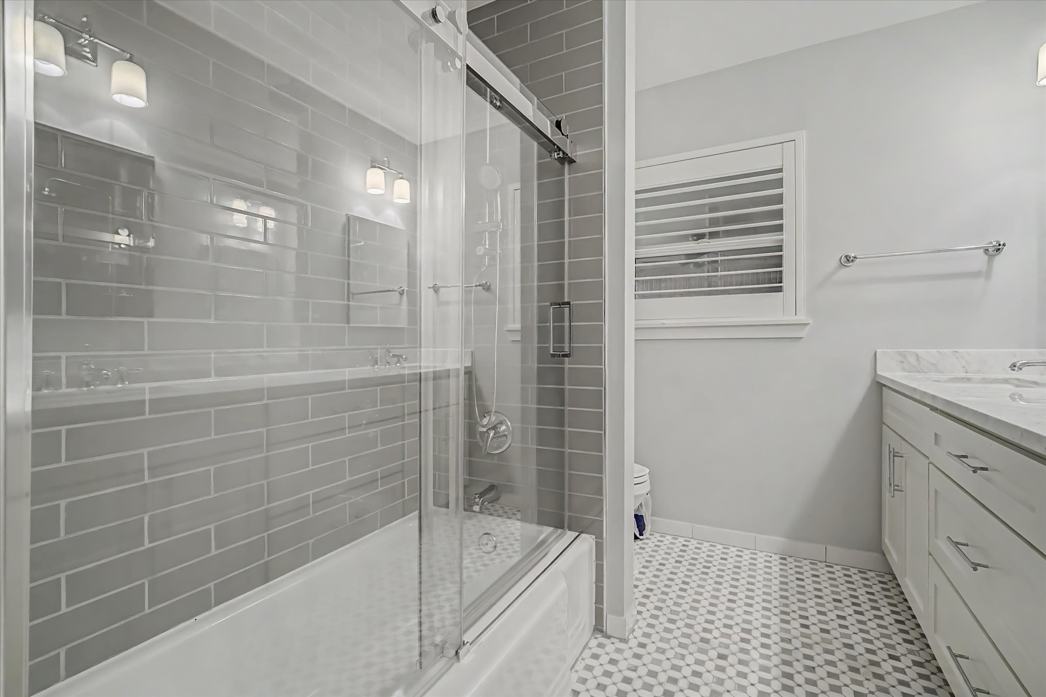 2123 Ridgecrest Drive Houston, TX 77055 - Photo 35 of 44