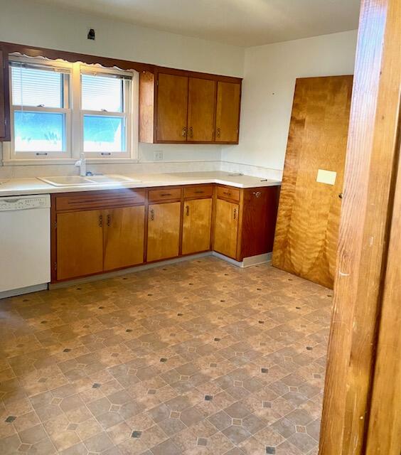 2007 Arlington Avenue Racine, WI 53403 - Photo 5 of 24 IMG_4939