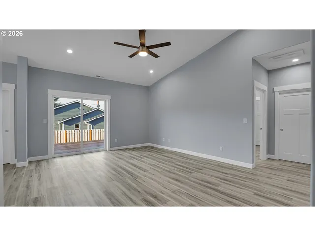 a black and white photo of a room