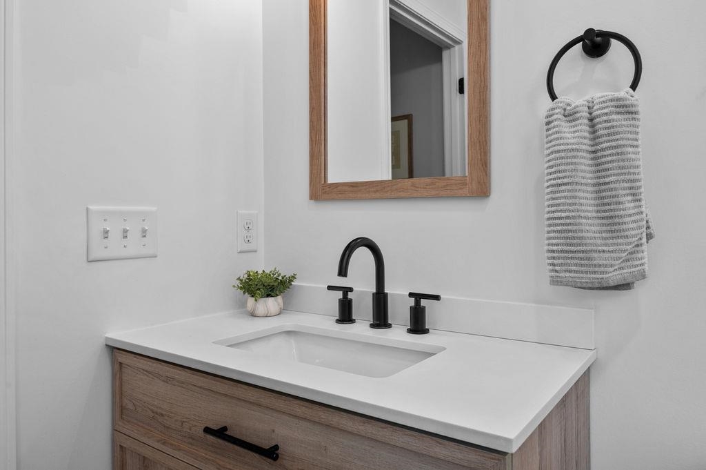 20 Kingston Road Danville, NH 03819 - Photo 24 of 39 Gallery Image 24