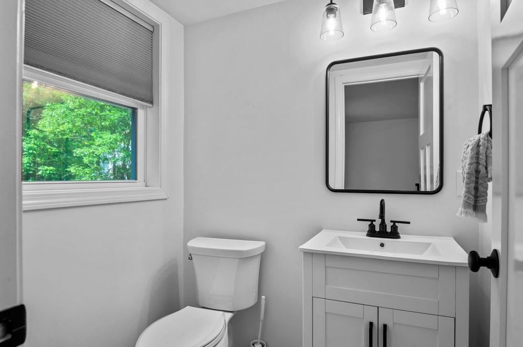 20 Kingston Road Danville, NH 03819 - Photo 30 of 39 Gallery Image 30