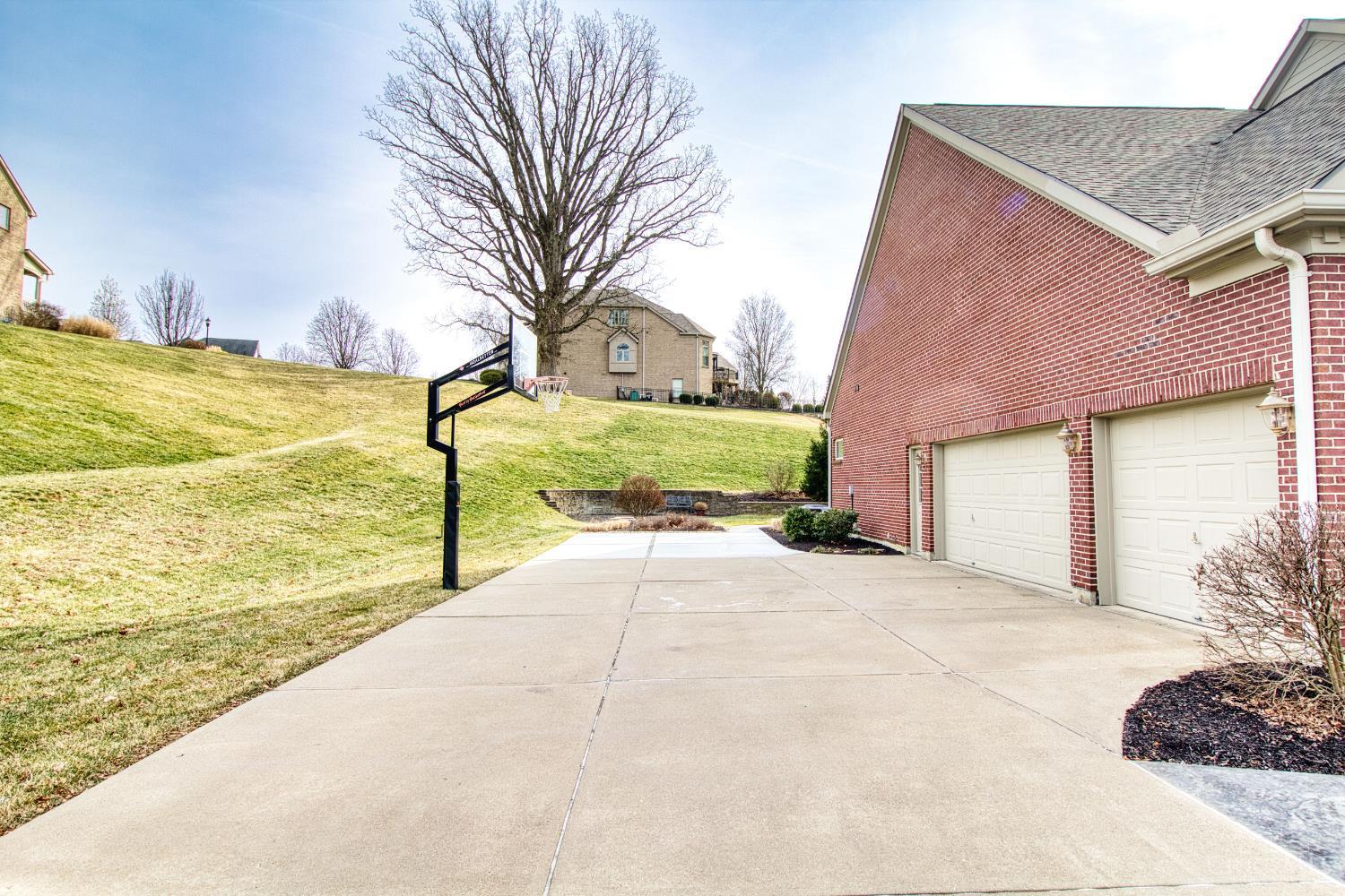 2274 Pointe Place Cincinnati, OH 45244 - Photo 62 of 71