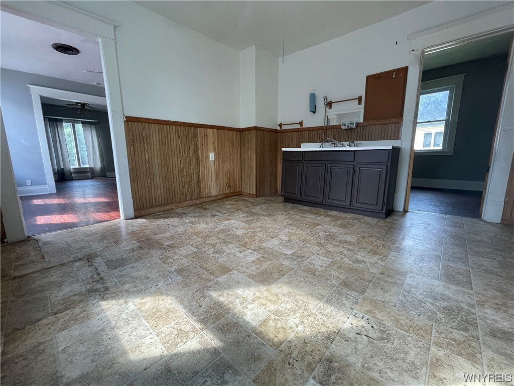 175 Freund Street Buffalo, NY 14215 - Photo 19 of 33 VACANT front upper unit