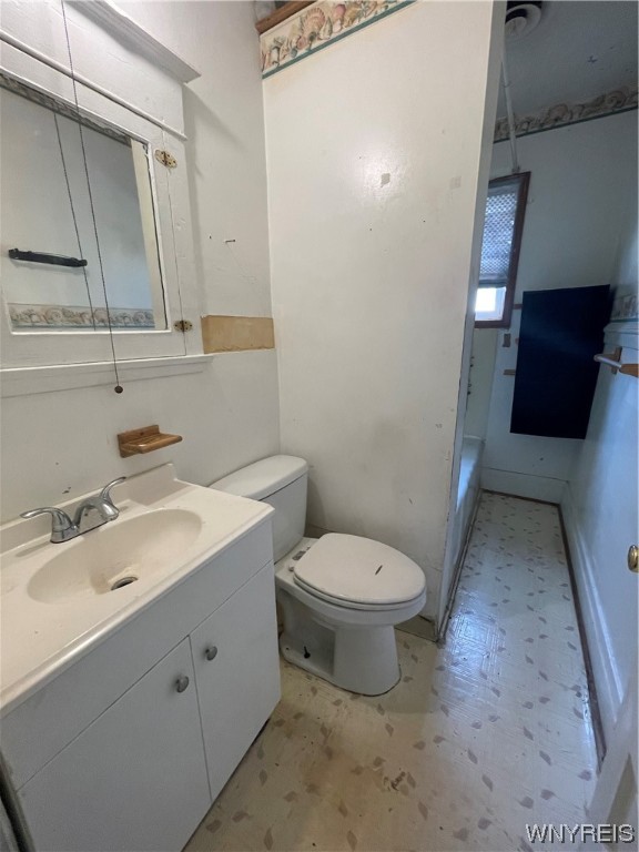 175 Freund Street Buffalo, NY 14215 - Photo 24 of 33 VACANT front upper unit