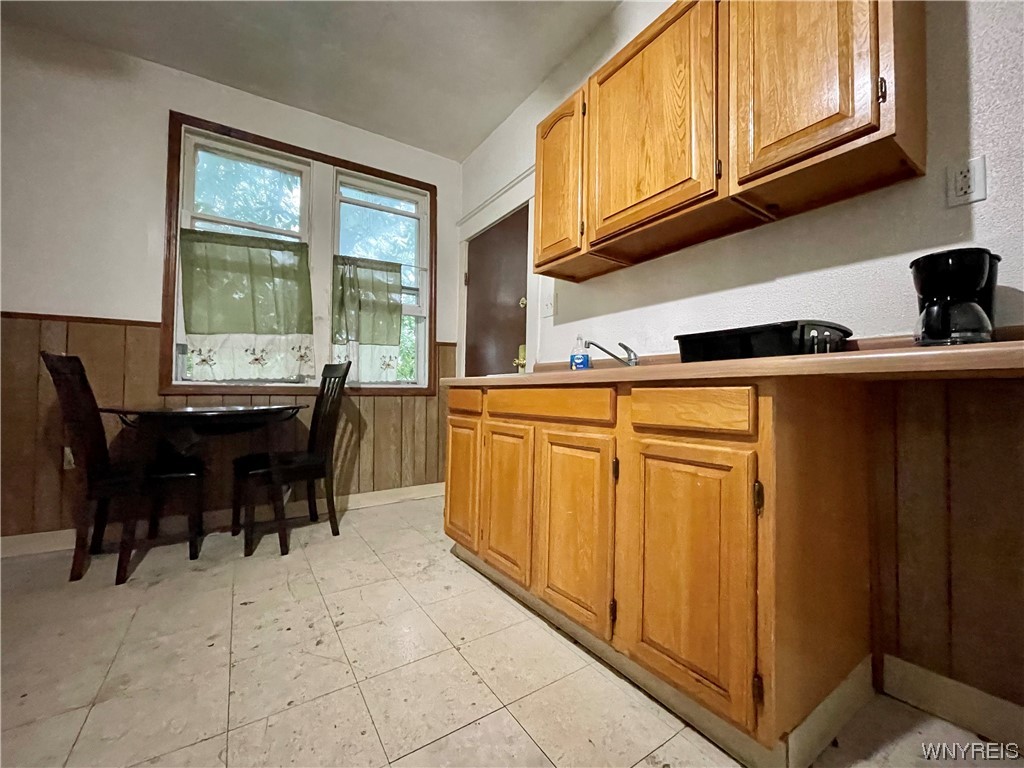 175 Freund Street Buffalo, NY 14215 - Photo 28 of 33 upper rear unit