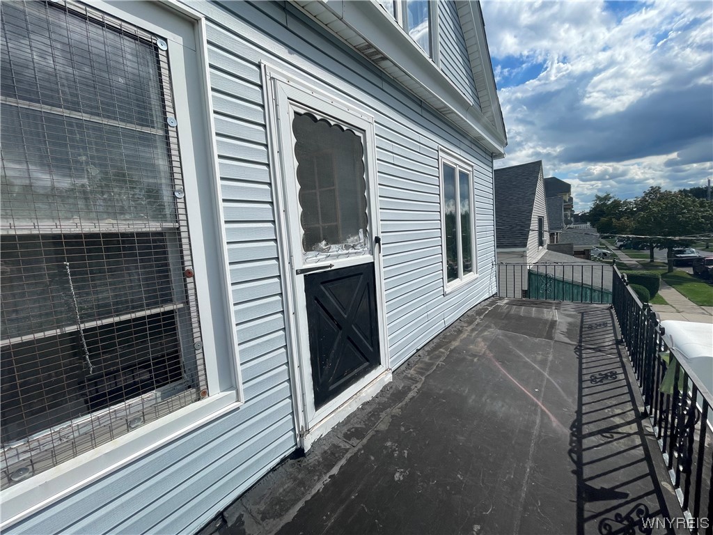 175 Freund Street Buffalo, NY 14215 - Photo 6 of 33 front upper porch