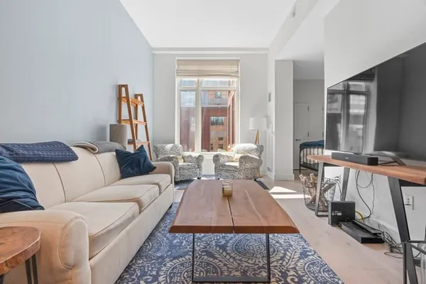 $699,000 | 100 Lovejoy Place, Unit 12Q, Boston, MA 02114