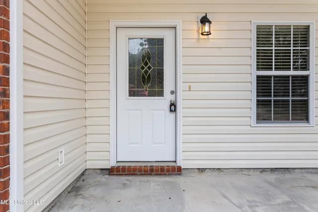 $1,750 | 8909 Mermaid Avenue, Ocean Springs, MS 39564