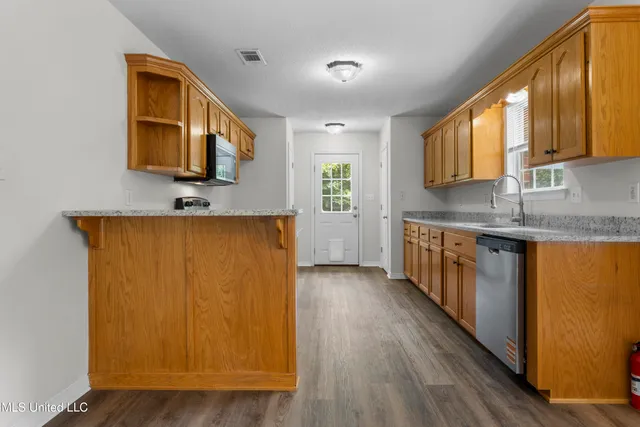 $1,750 | 8909 Mermaid Avenue, Ocean Springs, MS 39564