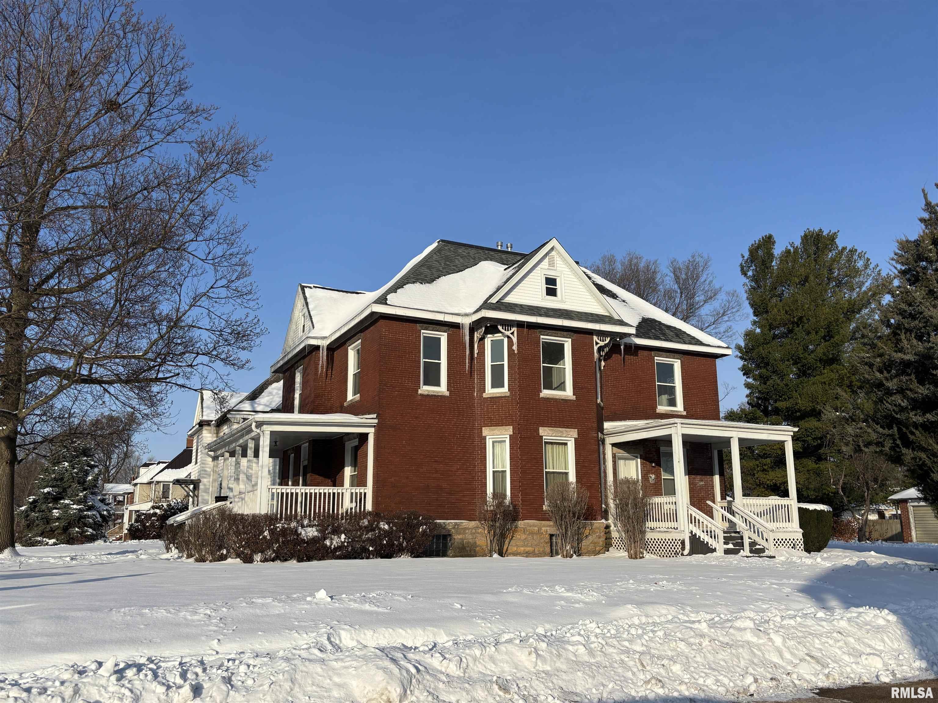 802 West 4th Street Sterling, IL 61081 - Photo 2 of 62