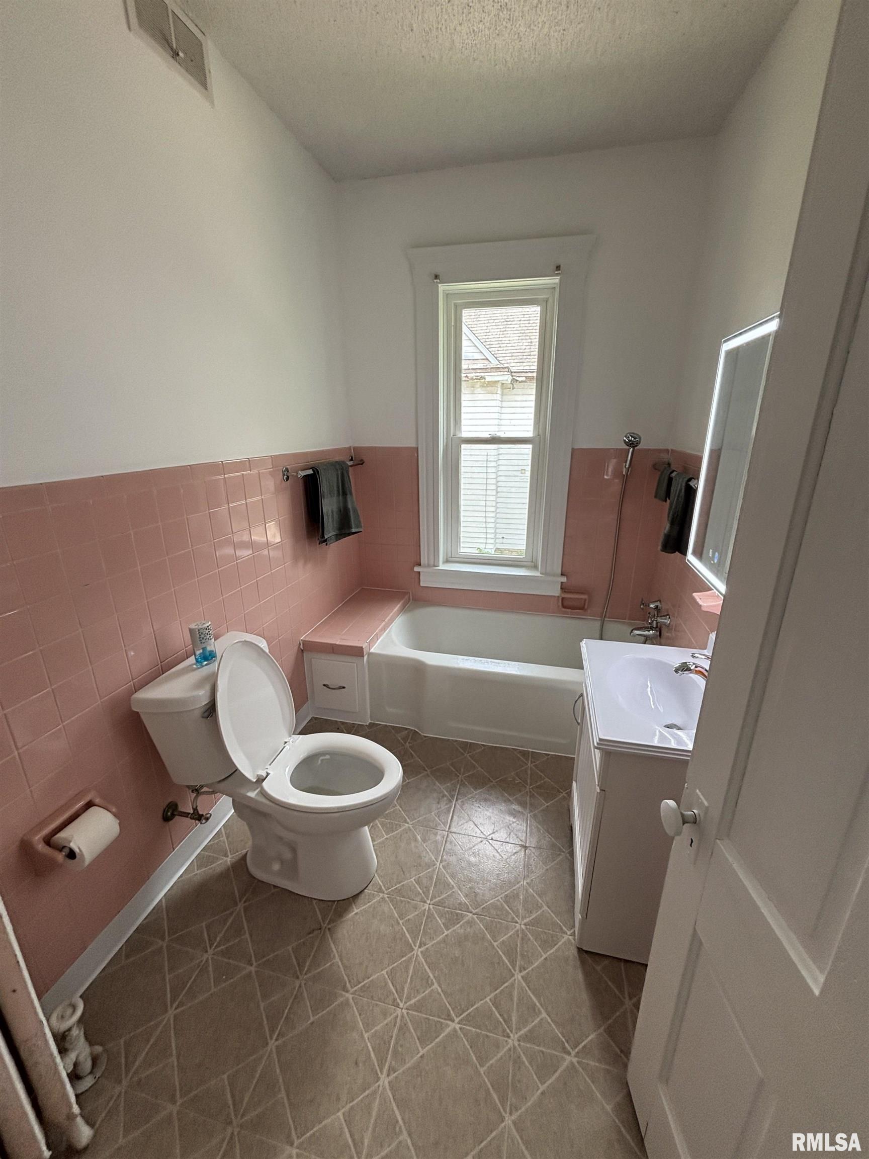 802 West 4th Street Sterling, IL 61081 - Photo 22 of 62