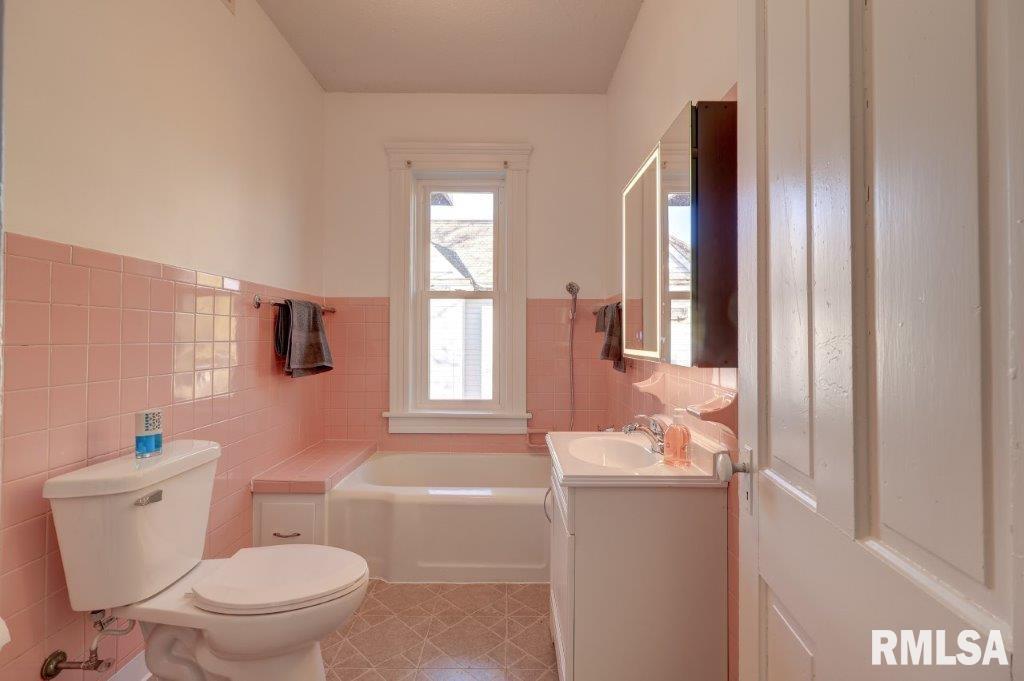 802 West 4th Street Sterling, IL 61081 - Photo 51 of 62