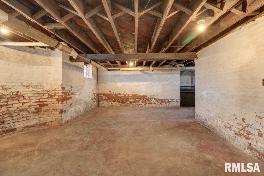802 West 4th Street Sterling, IL 61081 - Photo 58 of 62