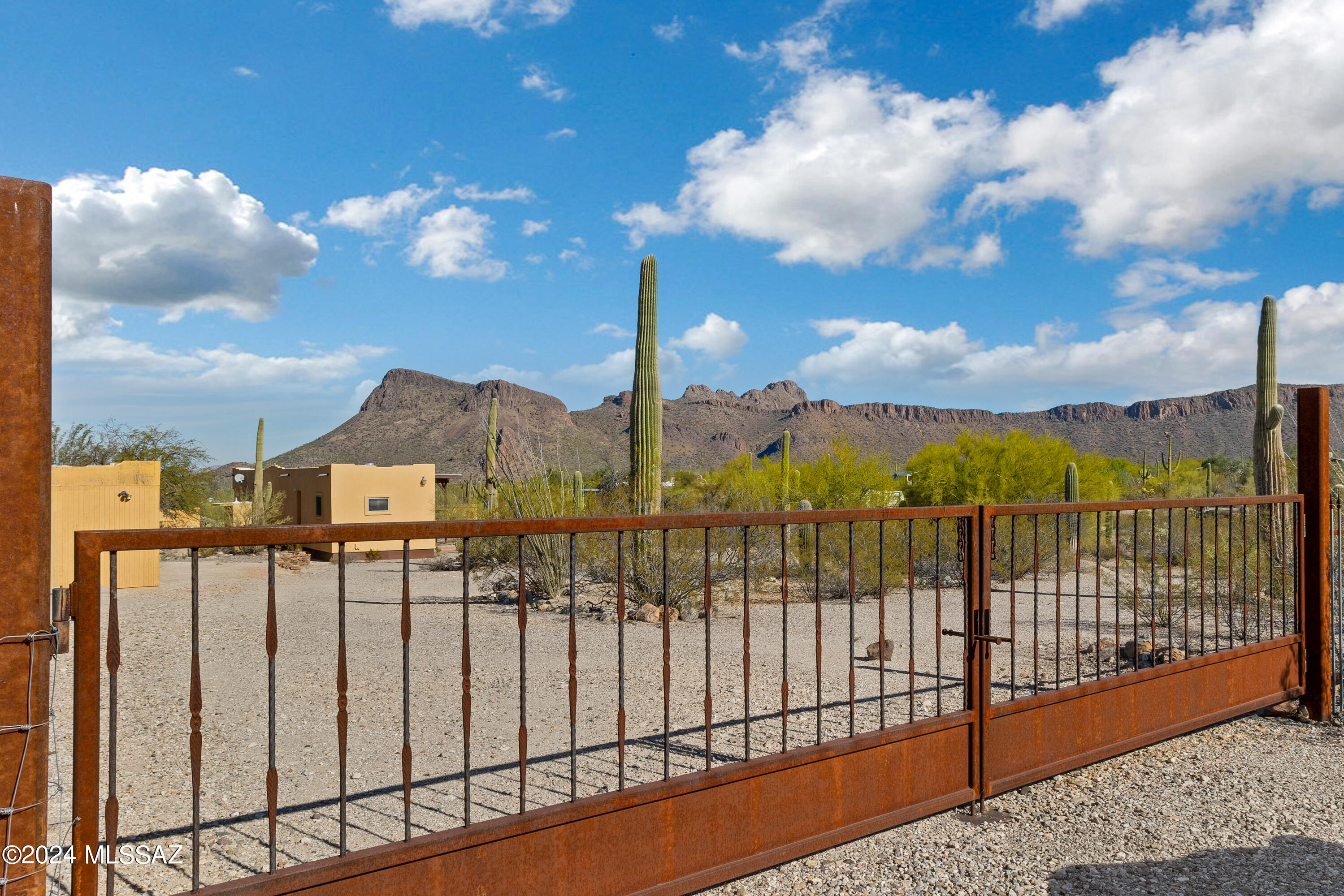 9830 West Picture Rocks Road Tucson, AZ 85743 - Photo 5 of 23 Gallery Image 5