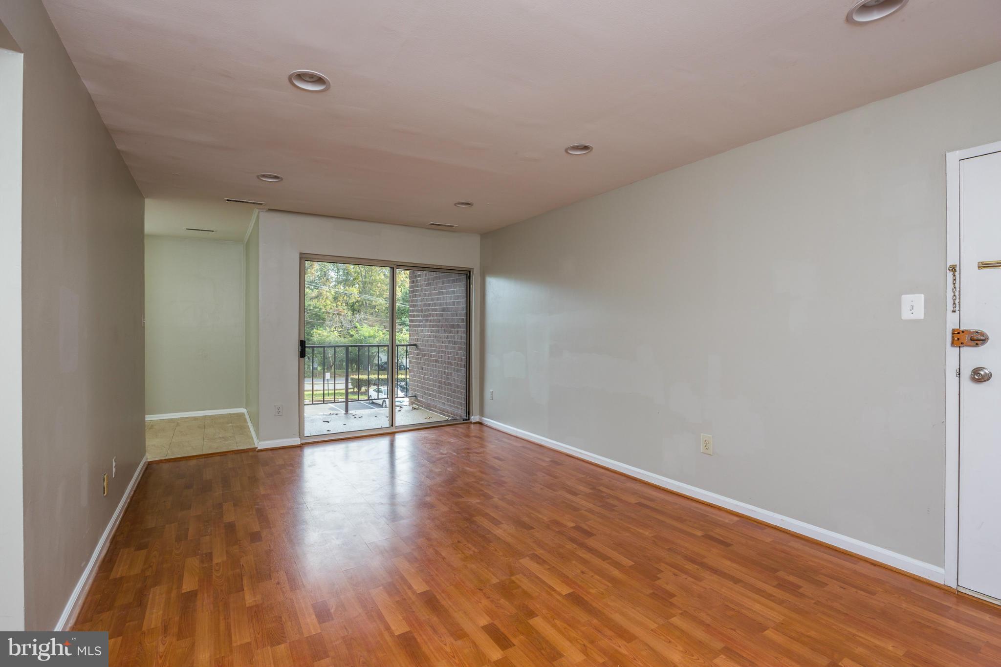 8316 Tobin Road, Unit 24 Annandale, VA 22003 - Photo 5 of 30 Living Room