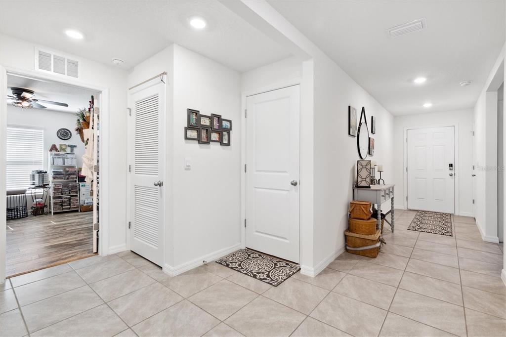 6854 Southeast 3rd Loop Ocala, FL 34472 - Photo 6 of 37 Gallery Image 6